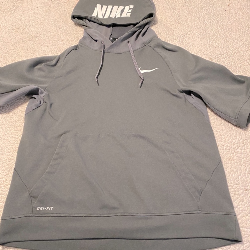 Nike LARGE grey short sleeved sweatshirt